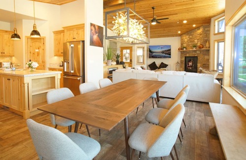 Boulder Bay Ski Chalet | Boulder Bay Chalet Lakefront - Luxury Lakefront, Hot Tub, Pool Table, Foosball, Ping Pong, Lake View