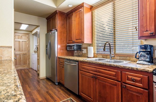 Boulder Bay House | Boulder Bay Willow Lodge has 2 Hot Tubs, two living areas, and two game rooms.