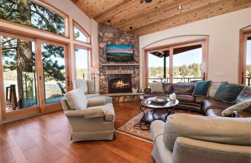Boulder Bay House | Boulder Cove։ Lakefront Estate
