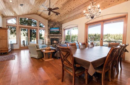Boulder Bay House | Boulder Cove։ Lakefront Estate