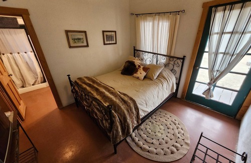 Oracle Resort | Boutique Hillside Hotel w/Views, Dark Skies & Hiking Trail. Romantic Spot for 2
