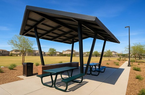 Black Mountain House | BRAND NEW Comfy Guest House in a Great Location