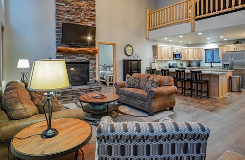 Pinetop Cabin | BRAND NEW CUSTOM BUILT HOME IN PINETOP LAKES COUNTRY CLUB WITH AC!