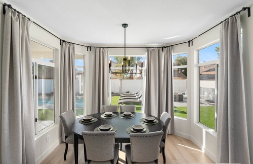 Chandler House | BRAND NEW Luxury 6BR Retreat Heated Pool Mini Putt Sleeps 18
