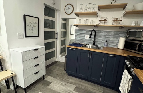 Tarzana Apartment | Brand new modern studio with private romantic garden in an upscale neighborhood