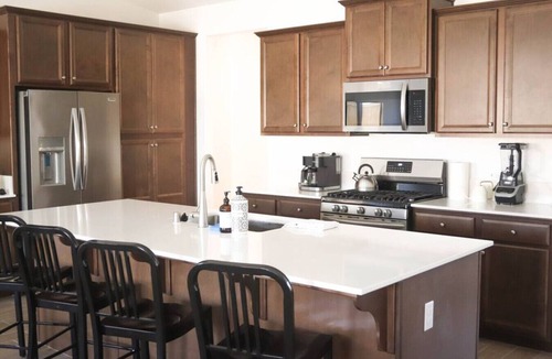 Greenacres House | Brand-Spanking-New, Town House Gem