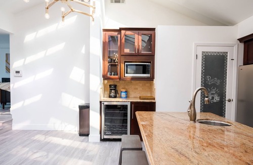 Los Angeles House | Brentwood Pool/Spa Home Close to Everything!
