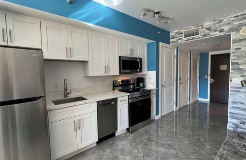 Lake Las Vegas Condo | Bright, Lake Escape with Full Size Kitchen