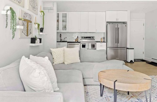 Winding Trail Condo | Bright & Modern | King Suite | Creekside Trail