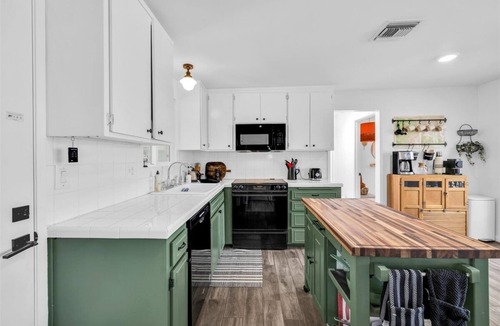 Morongo Valley House | Cabin on ridge King bed Fire pit Deck BBQ Smart TV Wood stove