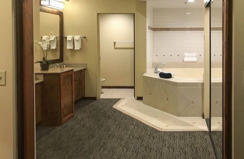 Enterprise Resort | Cancun Resorts - Las Vegas 2 Bedrooms 2 Baths. Sleeps 6