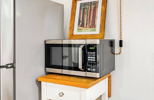 Chevy Chase Apartment | Canyon Guesthouse