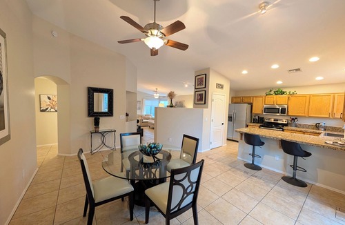 Monterra Knolls House | CASA GRIS-Heated spool-Bring your fur baby! Enjoy Naranja Park and bike trails.