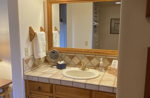 Tanque Verde House | Casa Milagrosa A private one bedroom casita with views overlooking Tucson