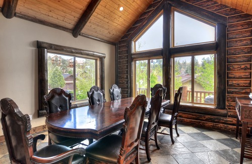 Castle Glen Estates House | Castle Glen Dream Estate! Spa, movie theater, lake and mountain views!