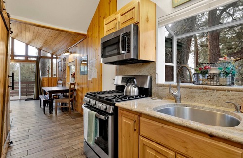 Boulder Bay Cabin | Castle Rock Cabin #1 ~ Comfortable cabin with modern amenities and deck - near hiking and lake