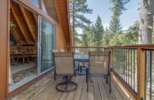 Boulder Bay House | Castle Rock Cabin #2 ~ Cozy cabin close to Fisher Cove & Boulder Bay - short drive to skiing