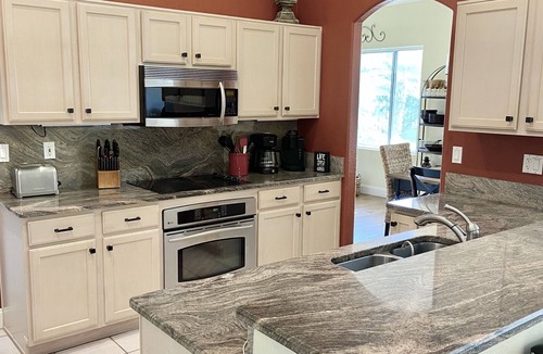 The Bluffs House | Catalina Dream Home has Southwest Style & Mountain Views. Pool. 3bd 2bath