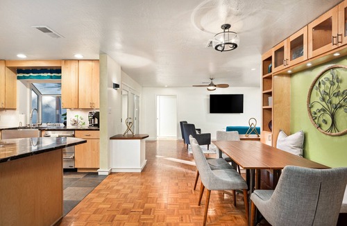Alhambra House | Central Phoenix Hot Tub Swimming Cantina Firepit Pet Friendly