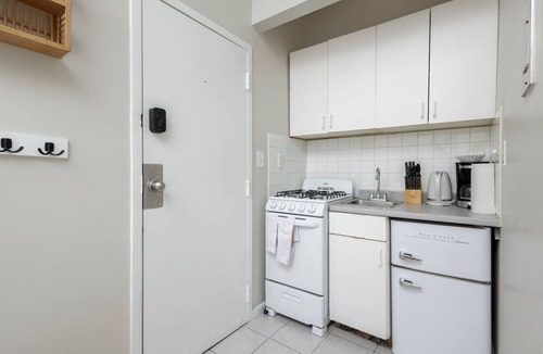Prudential - St. Botolph Apartment | Centrally Located Basic Studio