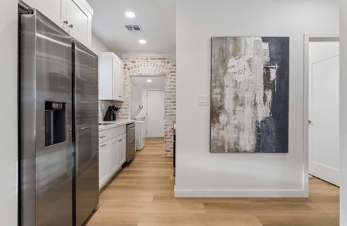 Garfield House | Century Cottage + The Roosevelt Modern | 3BR | Roosevelt Row | Sleeps 6