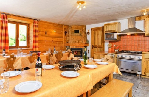 Le Bettaix Ski Chalet | Chalet, balcony, fireplace or stove, parking, tv, ski locker, 260m², Les Menuires