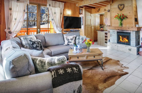 Manigod Ski Chalet | Chalet Chenavray - Manigod base for 10, spa & great skiing - OVO Network