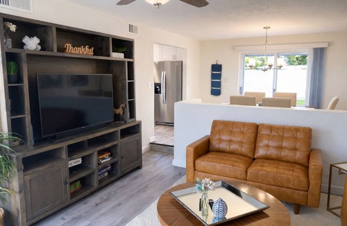 Litchfield Park House | Charm of Old Litchfield- No Chores!