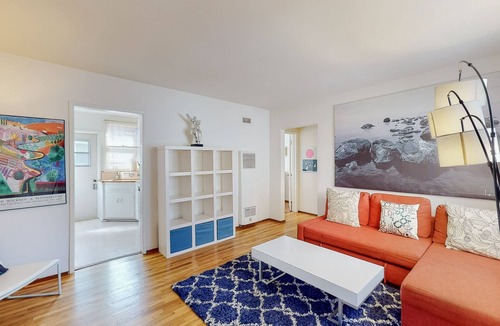 Ocean Park House | Charming 1 Bedroom Santa Monica Cottage 3 Blocks to beach!