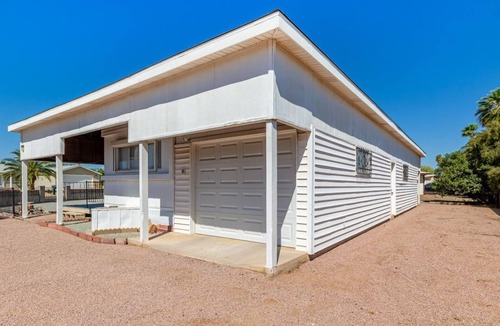 Desert Sands Golf Country House | Charming 2-bed mobile home with AC, WiFi in Mesa golf course community, all-age.