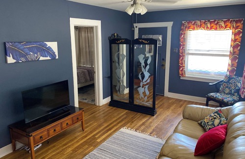 Winslow Cottage | Charming 2-bedroom cottage in Winslow with Window AC's, heat, WiFi