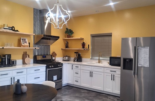 Azusa House | Charming 2-bedroom house with WiFi, AC in Azusa