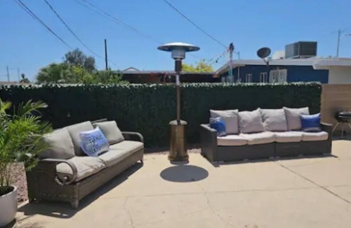 Downtown Las Vegas House | Charming 3-bedroom house with pool WiFi and AC in awesome Las Vegas. Enjoy
