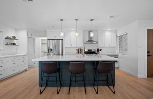 North Mountain House | Charming 3-bedroom house with AC, WiFi in Sunnyslope!