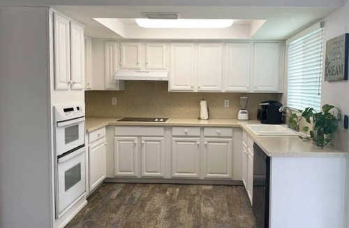 Preston Hills House | Charming 4-bedroom house in marvelous Scottsdale with AC, WiFi, swimming pool.