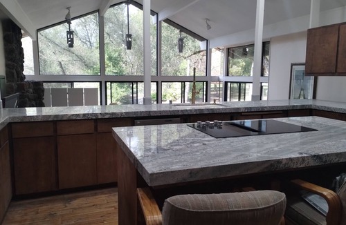 Granite Bay House | Charming 4-bedroom house with WiFi and AC in Granite Bay with Lake on 10 acres