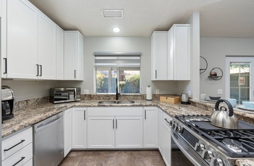 Cottonwood-Verde Village House | Charming Cottonwood Stay: Near Vineyards w/Hot Tub