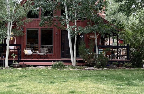 Pine Valley Cabin | Charming Petersen Cottage Rustic Luxury