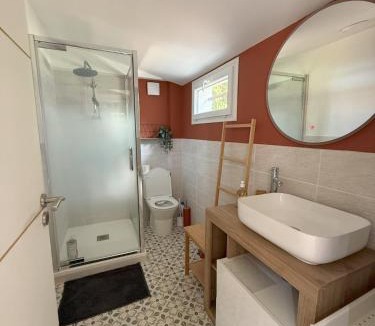 La Roque-d'Antheron Apartment | Charming studio with private terrace