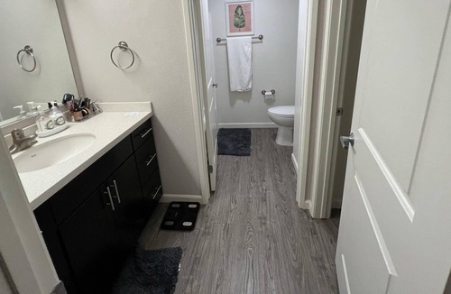 Hollywood Villa | Charming Studio Steps from Hollywood Walk of Fame and Runyon Canyon