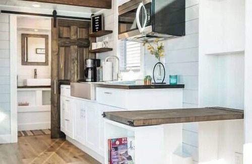 Apple Valley Apartment | Charming Tiny Home with private deck and bbq