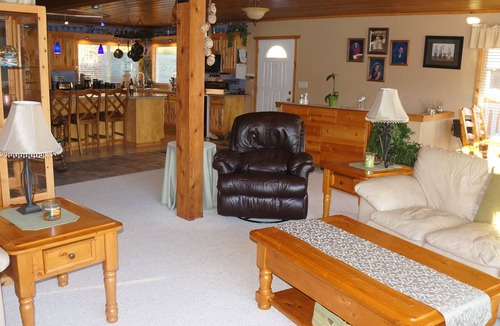 Olympia House | Charming Waterfront Home On Summit Lake