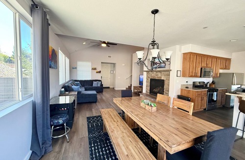 Big Bear House | Checkout our weekday discount! w/Central AC.