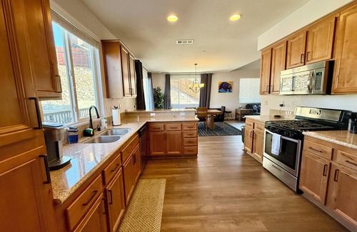 Big Bear House | Checkout our weekday discount! w/Central AC.
