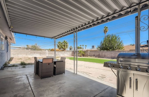 Las Vegas Villa | Cheerful Home with Game Room! 10 Min to Strip!
