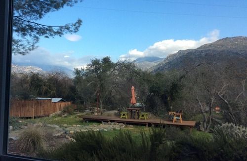 Three Rivers House | Chic 2B2b Bungalow w/studio 3 mi to Sequoia NP - Dog Friendly!