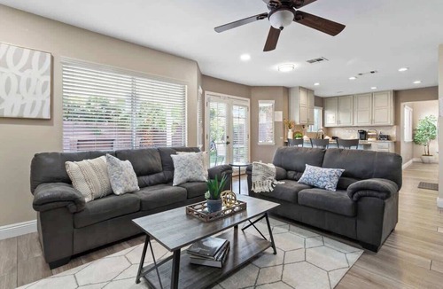Green Valley House | Chic Oasis near Vegas w/Shimmering Pool