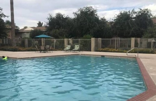 Park Scottsdale Townhouse House | Chic Scottsdale Townhome Near Old Town - Sleeps 6