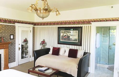 Napa Bed & Breakfast | Churchill Manor