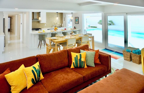 Palm Springs House | City of Palm Springs ID #069384 THIS STUNNING MID-CENTURY HOME AWAITS YOU!